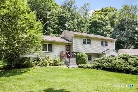 16 Sherwood Rd, Ridgefield, CT 06877