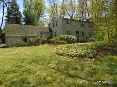 49 Northwoods Rd, Farmington, CT 06032