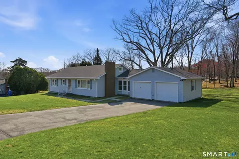 24 Rankin Ct, Uncasville, CT 06382