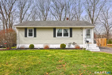 44 Woodvale Rd, West Haven, CT 06516