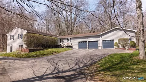 370 Quaker Farms Rd, Southbury, CT 06488