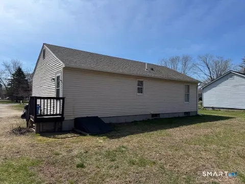 39 Courtney Ln, Killingly, CT 06241 photo 9