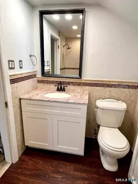 Bath - Undisclosed, Hamden, CT 06517 photo 4 of 4