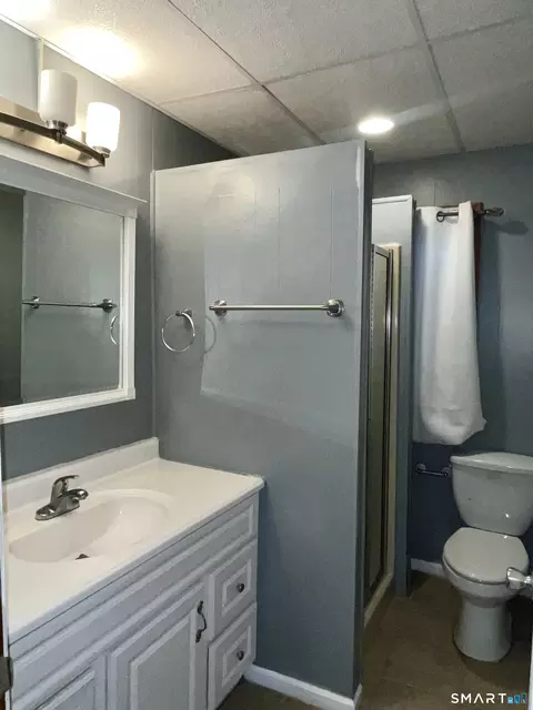 Bath - Undisclosed, Hamden, CT 06517 photo 2 of 4