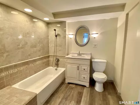 Bath - Undisclosed, Hamden, CT 06517 photo 1 of 4