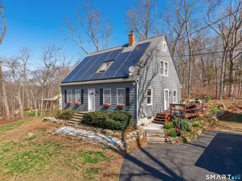 25 Lake Of Isles Rd, Preston, CT 06365