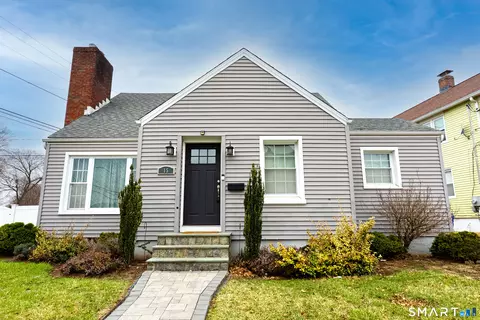 15 Henry Ave, Stratford, CT 06614