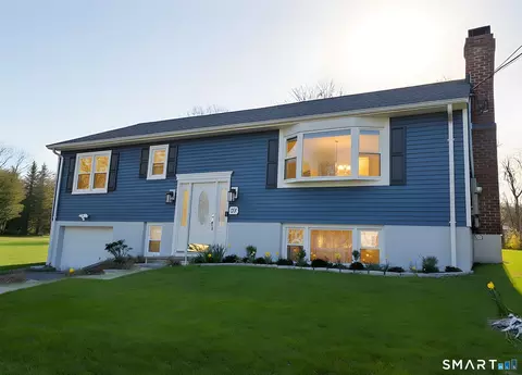 20 Sherman Ave, Trumbull, CT 06611