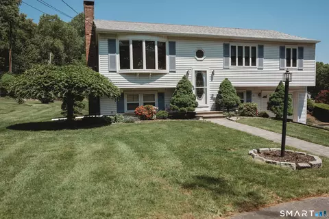 151 Bear Path Rd, Hamden, CT 06514