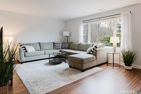 40 Village Walk #40, Wilton, CT 06897