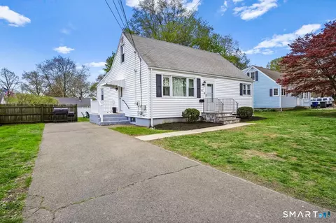 63 Richfield Rd, Bridgeport, CT 06606