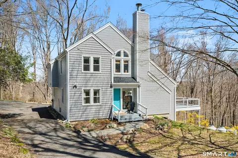 370 Amity Rd, Bethany, CT 06524