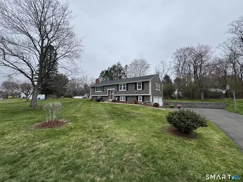 97 Brookview Rd, Windsor, CT 06095