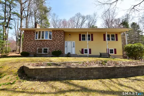 45 Grissom Rd, Manchester, CT 06042