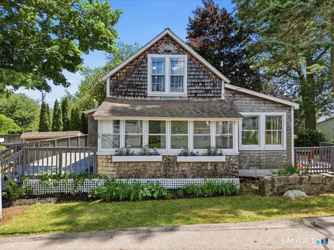 6 Hopkins St, Stonington, CT 06378