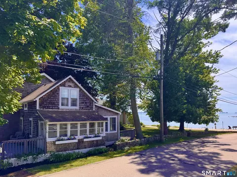 6 Hopkins St, Stonington, CT 06378