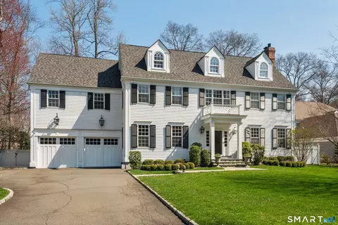 30 Elm Pl, New Canaan, CT 06840