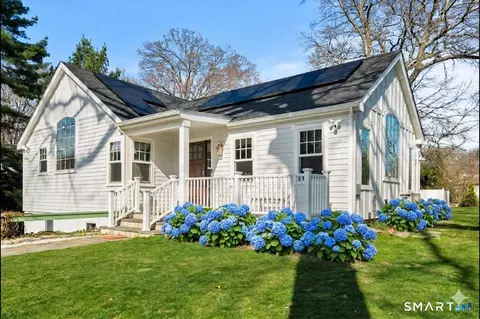 8 Ledge Rd, Norwalk, CT 06853
