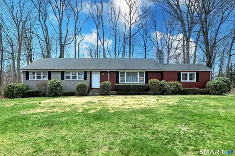 322 Hotchkiss Rd, Orange, CT 06477