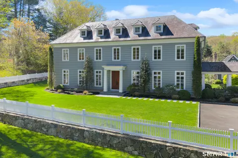 24 Llewellyn Dr, New Canaan, CT 06840