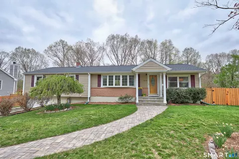 250 Four Rod Rd, Hamden, CT 06514