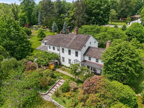 19 Skymeadow Dr, Stamford, CT 06903