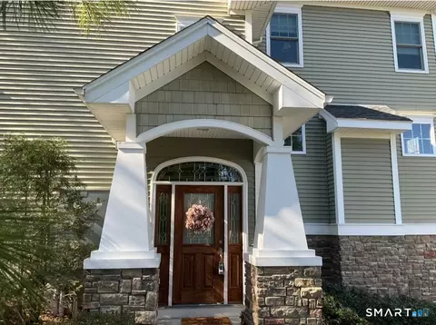 1 Lawrence Ave #1, Danbury, CT 06810