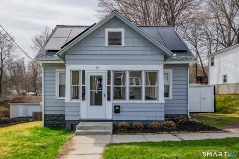 60 Graveline Ave, Meriden, CT 06451