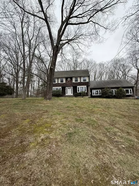 7 Willow Ln, East Lyme, CT 06333