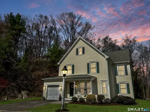 15 Rockledge Ln, Canton, CT 06019
