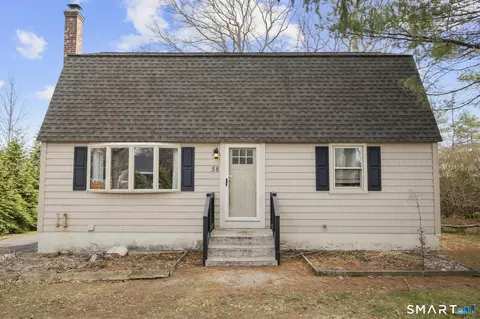 58 Viens St, Putnam, CT 06260