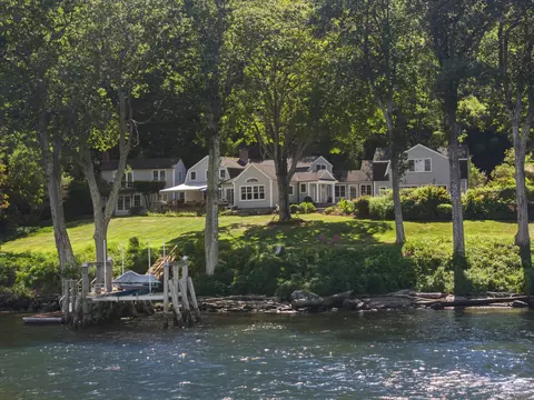 288 Middlesex Ave, Chester, CT 06412