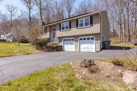 45 Booth Ter, Hamden, CT 06518