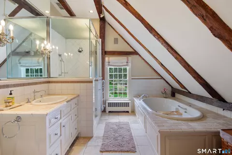 Bath - 313 Umpawaug Rd, Redding, CT 06896 photo 3 of 3