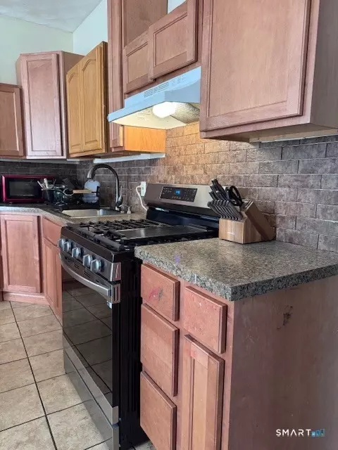 39 Noble St, New Britain, CT 06051