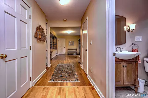 Entry Way - 14 Ann Dr, Bethany, CT 06524 photo 4 of 6