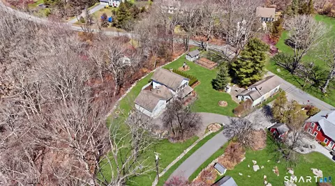 1 Hathaway Rd, East Lyme, CT 06333