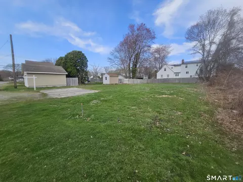 6 South St, Old Saybrook, CT 06475