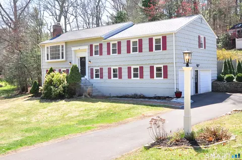 33 Chestnut Hill Rd, Simsbury, CT 06070