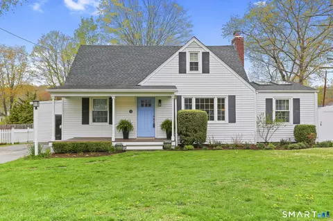 10 Millspaugh Dr, Fairfield, CT 06824