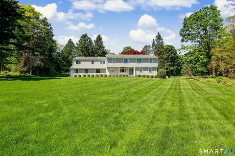40 Shadow Ln, New Canaan, CT 06840