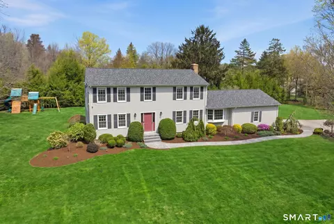 8 Scenic Hill Rd, Trumbull, CT 06611