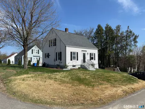 27 Glendale Dr, Waterbury, CT 06708