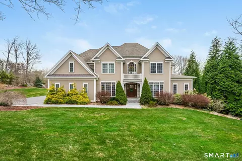 95 Pinto Ln, Monroe, CT 06468