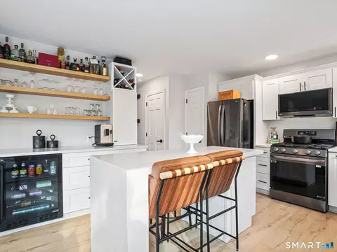 1117 Black Rock Tpke #1117, Fairfield, CT 06825