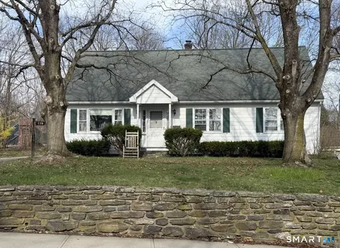 114 S Main St, Putnam, CT 06260