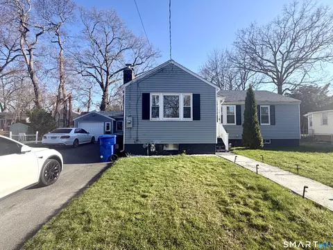 75 Elizabeth Ave, Bloomfield, CT 06002