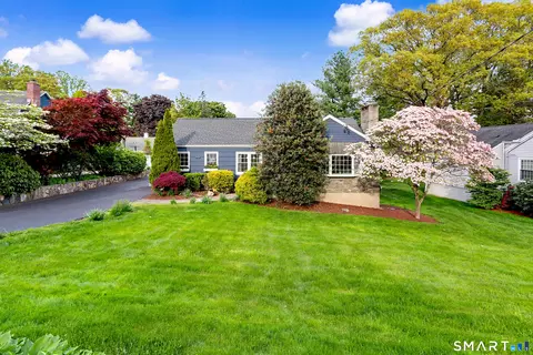 1747 Jennings Rd, Fairfield, CT 06824