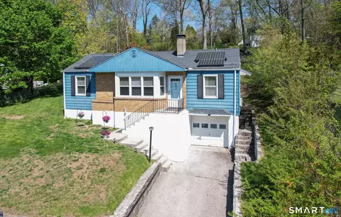 35 Bilby Dr, Wolcott, CT 06716