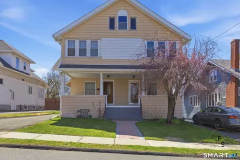 137 Linnmoore St, Hartford, CT 06114